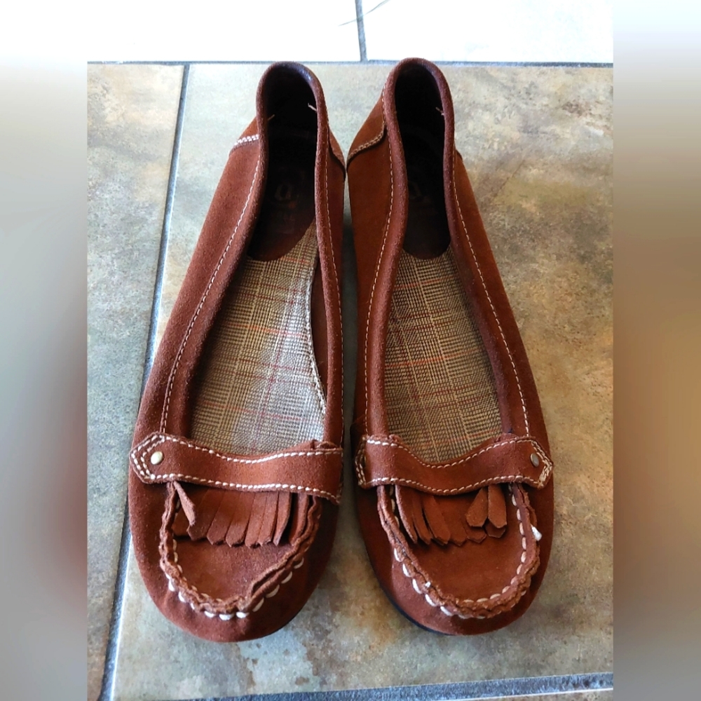 Decree Women's Flats Size 10 US